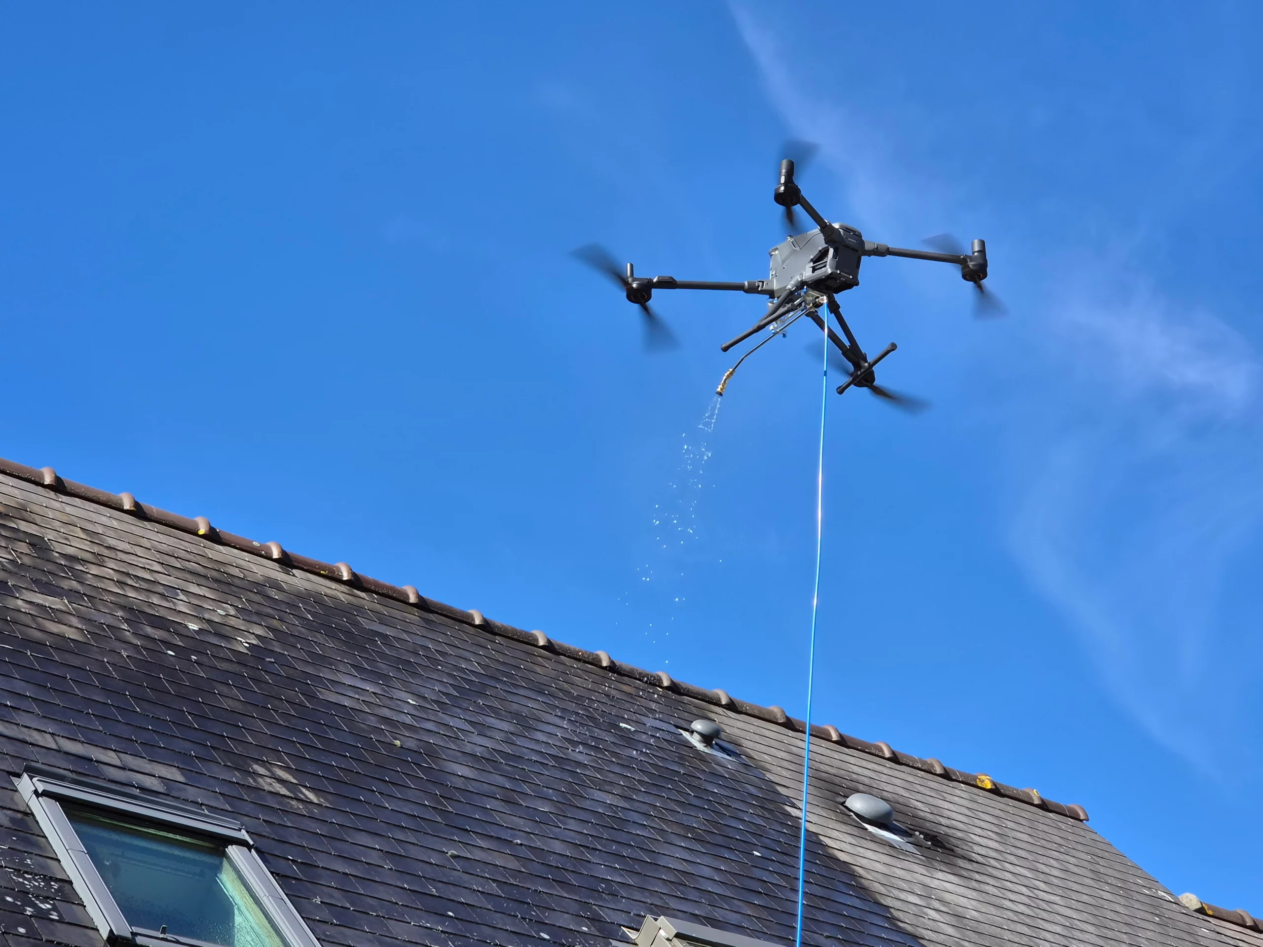 Intervention rapide pour nettoyage de toiture encrassée