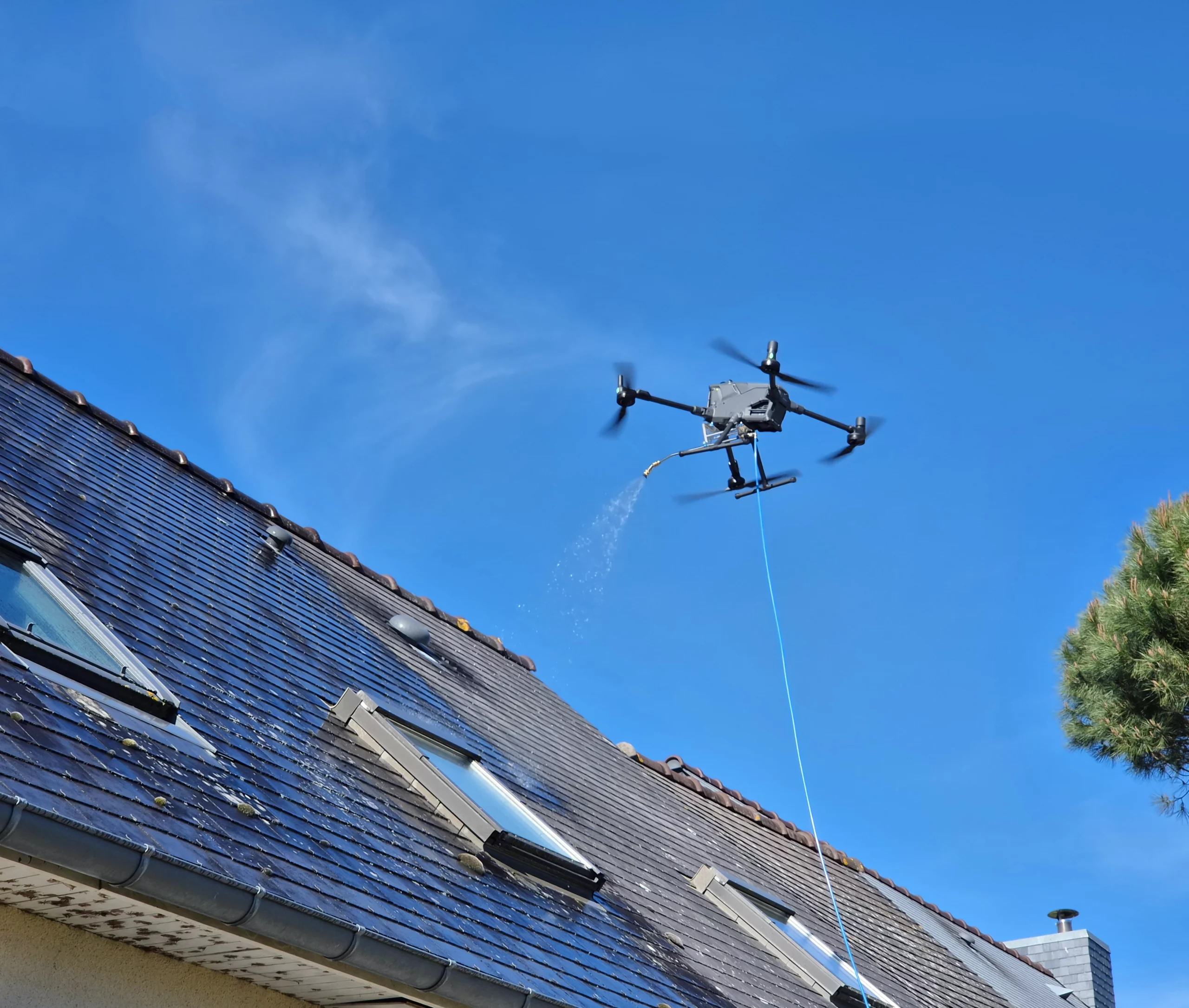Nettoyage toiture et façade en Ille-et-Vilaine par drone
