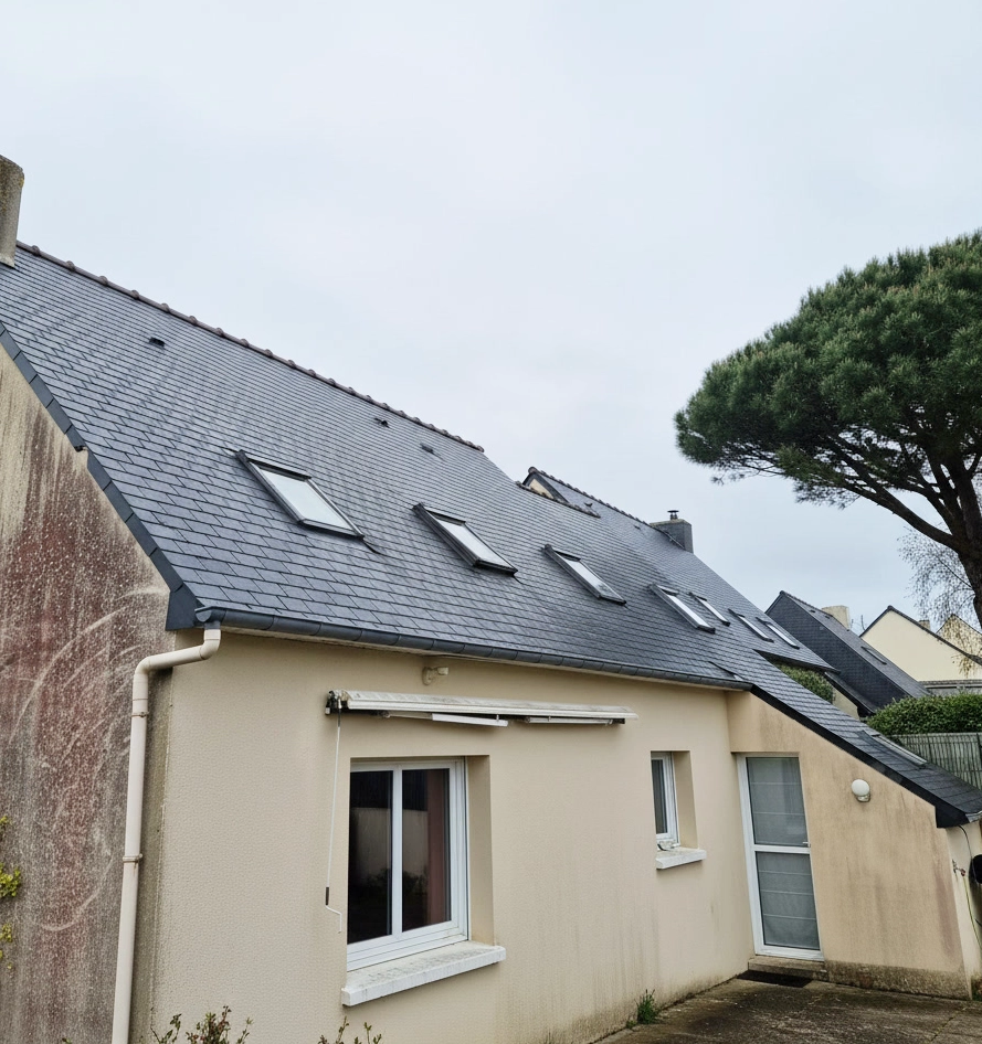 Deuxième toiture après nettoyage par drone autour de Rennes